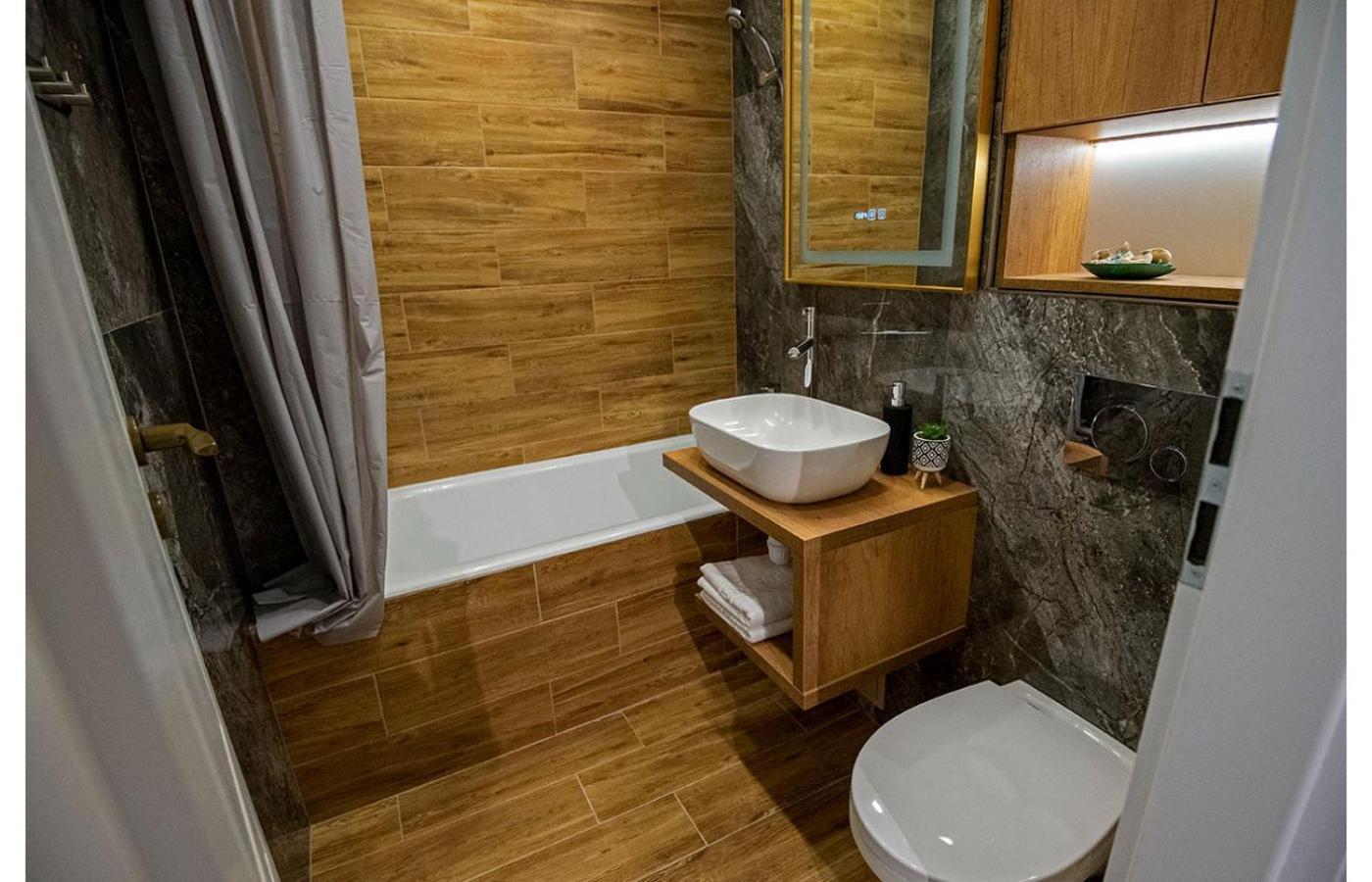 Awesome Apartment Bucharest Exterior photo
